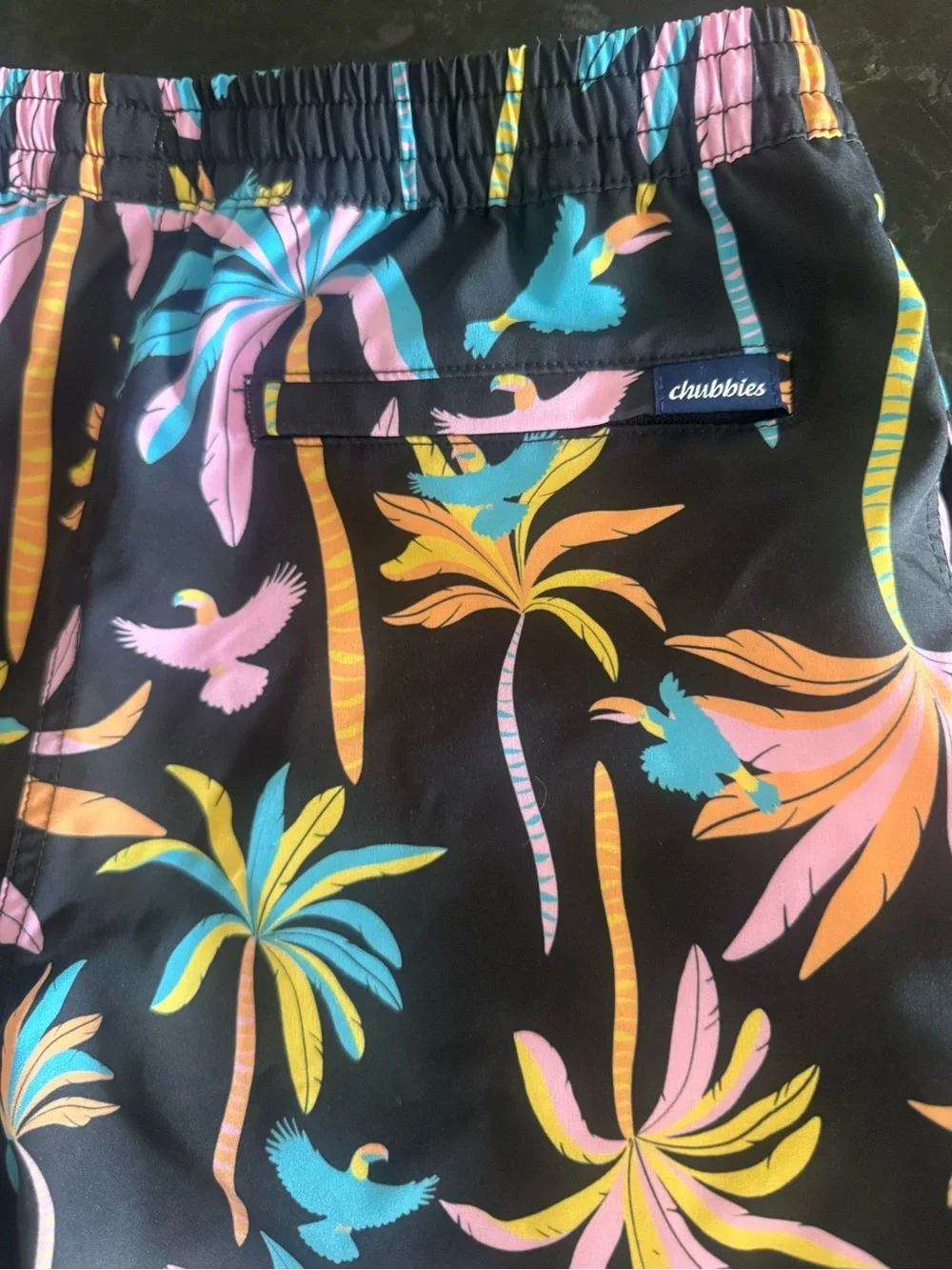 Boys chubbies Black Tropical Palm & Parrot Print Swim Shorts boys medium 10/12